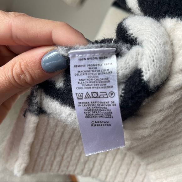 Ann Taylor LOFT Black White Giraffe Animal Print Sweater | Size S | Worn Once - Picture 7 of 7